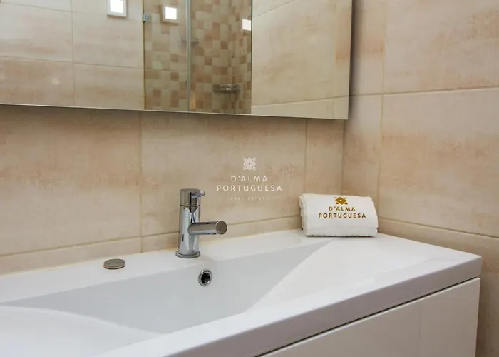 Aveiros Beach- D'alma Amado